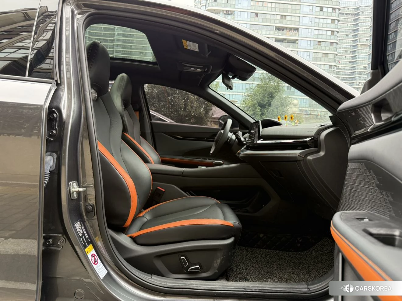 Chang'an UNI-V 2023 Темно-серый из Китая
