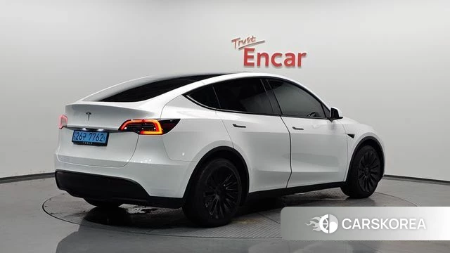 Tesla Model Y 2023 Белый из Кореи