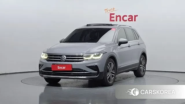 Volkswagen Tiguan second Generation 2022 Серебристо-серый из Кореи