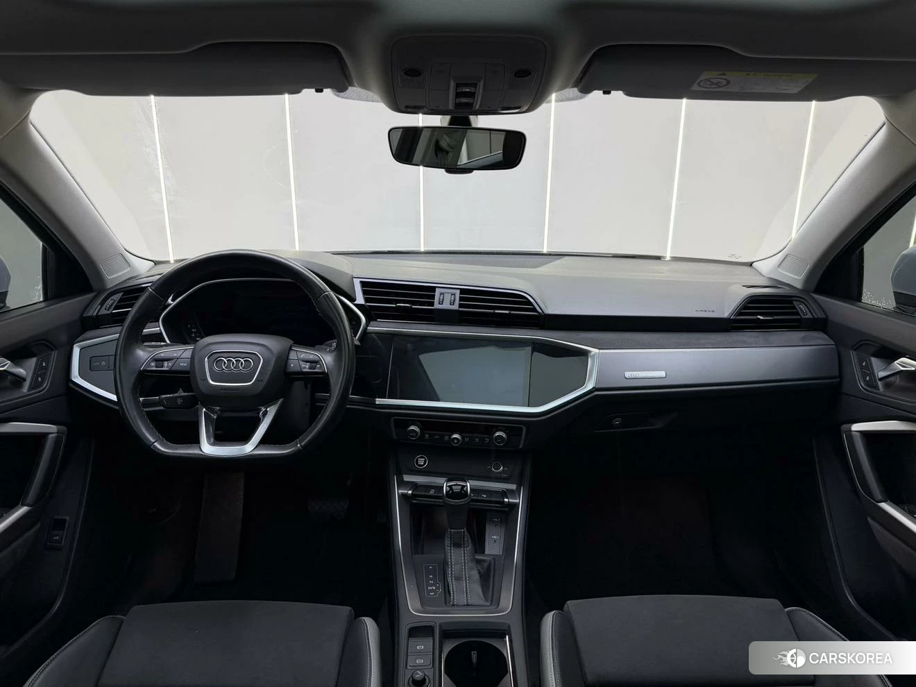 Audi Q3 2021 Белый из Китая