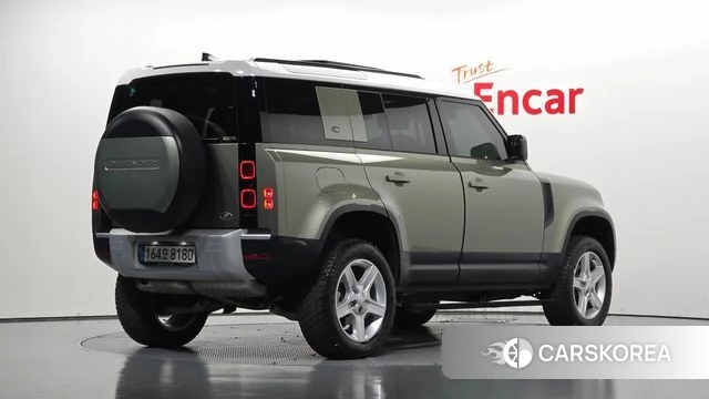 Land Rover Defender (L663) 2022 Темно-зеленый из Кореи