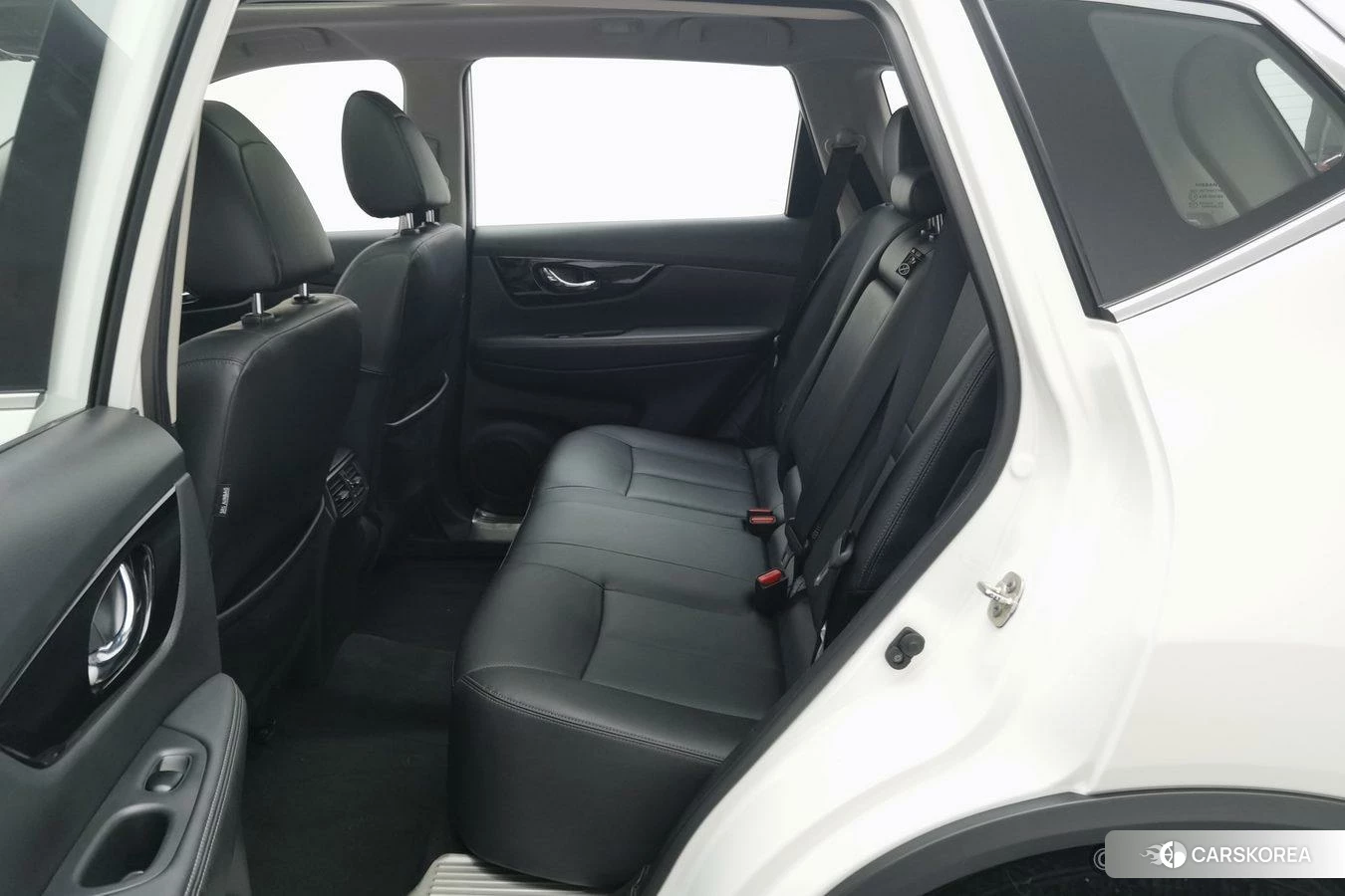 Nissan Qijun 2021 Белый из Китая