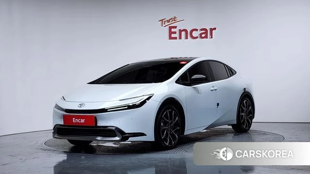 Toyota Prius 5th Generation 2024 Белый из Кореи