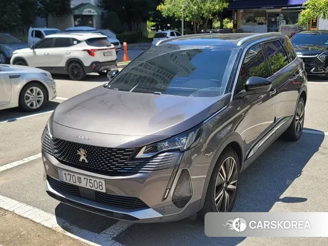 Peugeot 5008 second generation 2023 Серый из Кореи