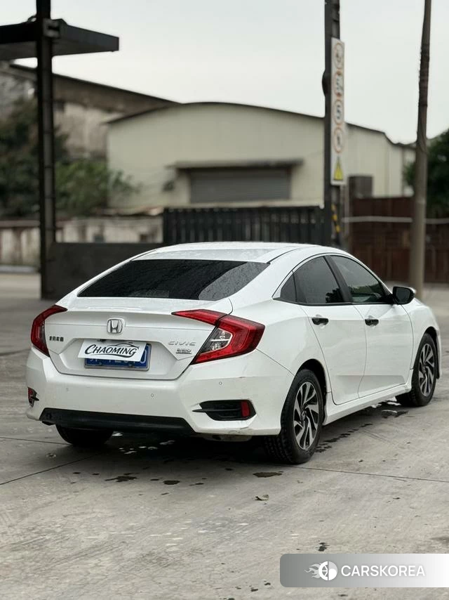 Honda Civic 2018 Белый из Китая