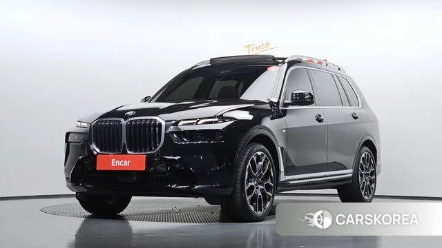 BMW X7 (G07) 2024 Черный из Кореи