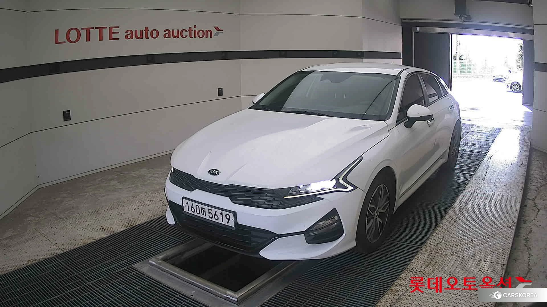 Kia K5 2021 Snow White Pearl (optional) из Кореи