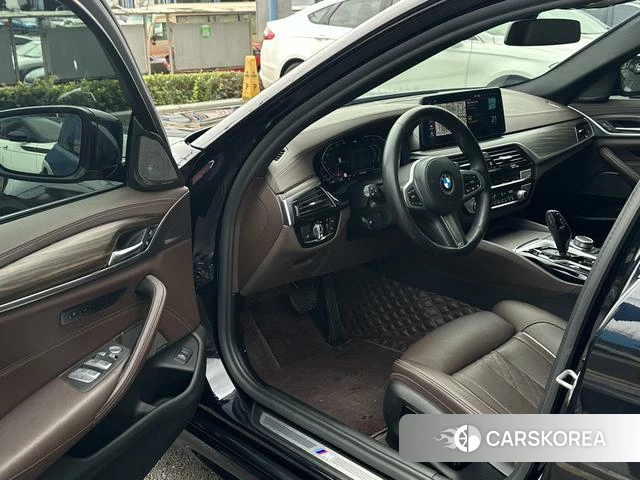 BMW 5 series 2022 Черный из Китая
