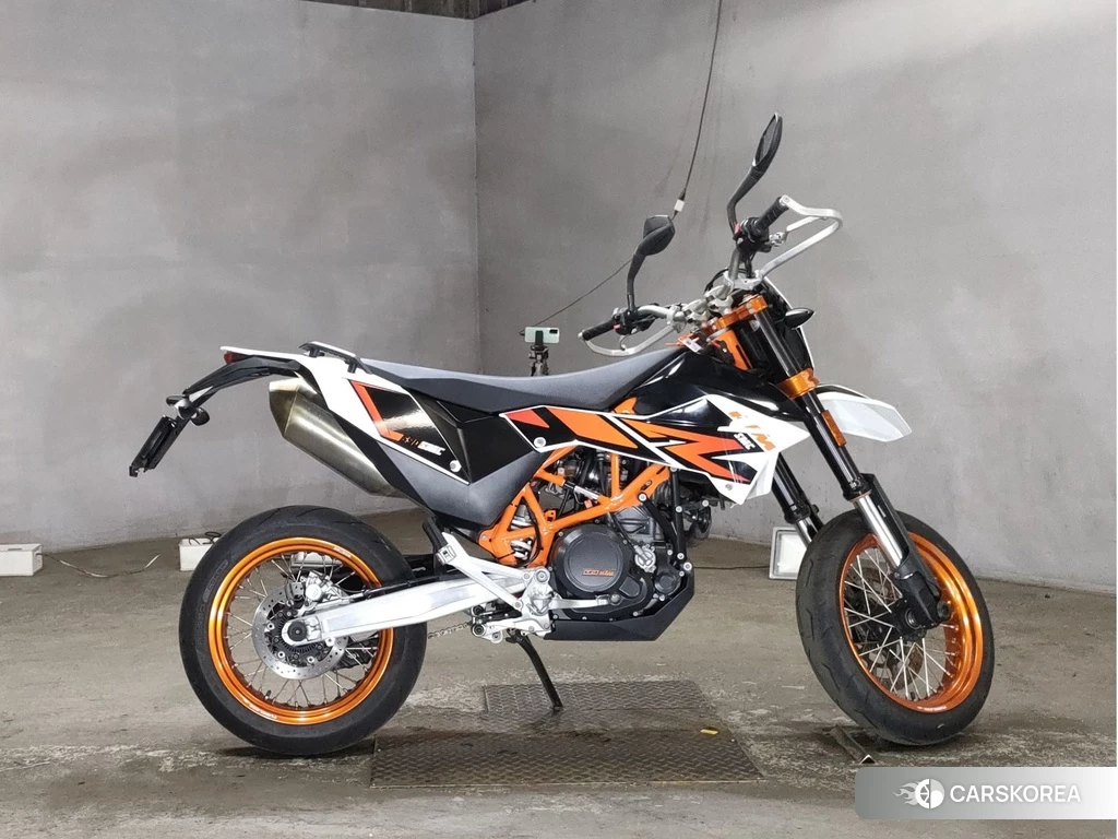 Проданный KTM 690SMC-R 2014 из Японии, фото 2