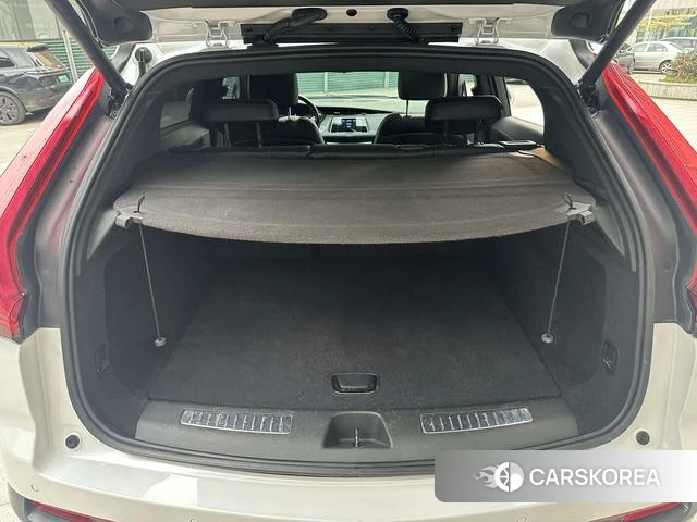 Cadillac XT4 2020 Белый из Китая