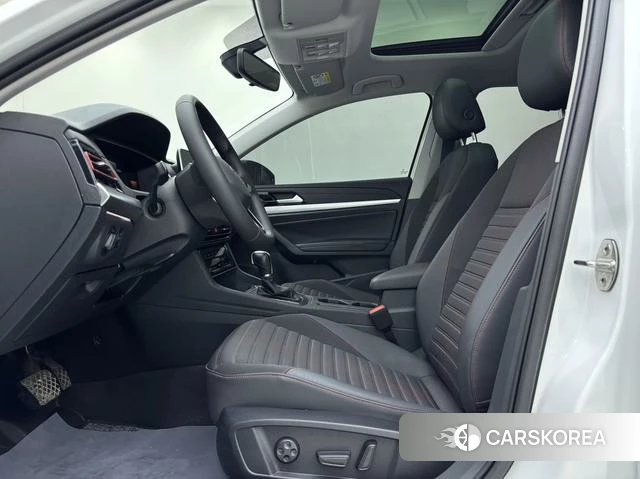 Volkswagen Lavida 2023 Белый из Китая