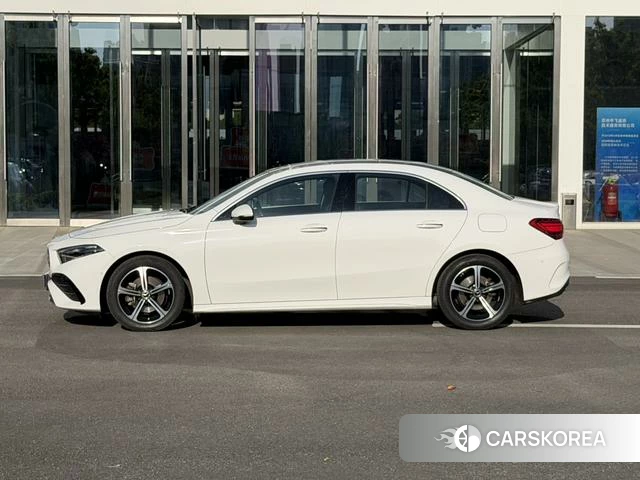 Mercedes-Benz Class A 2024 Белый из Китая