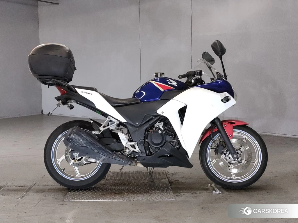 Проданный Honda CBR250R 2011 из Японии, фото 2
