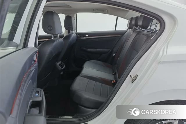 Volkswagen Bora 2022 Белый из Китая