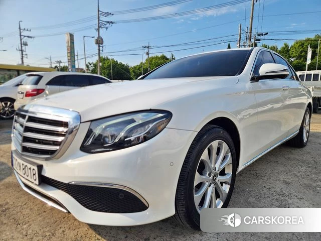 Mercedes-Benz E-Class W213 2019 Белый из Кореи
