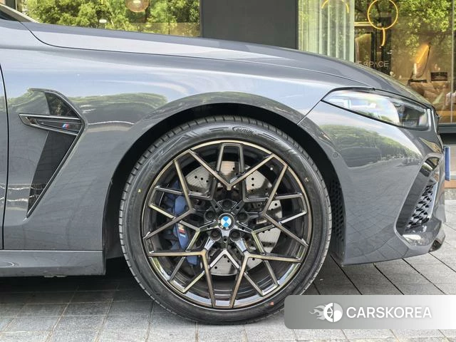 BMW M8 2021 Темно-серый из Китая