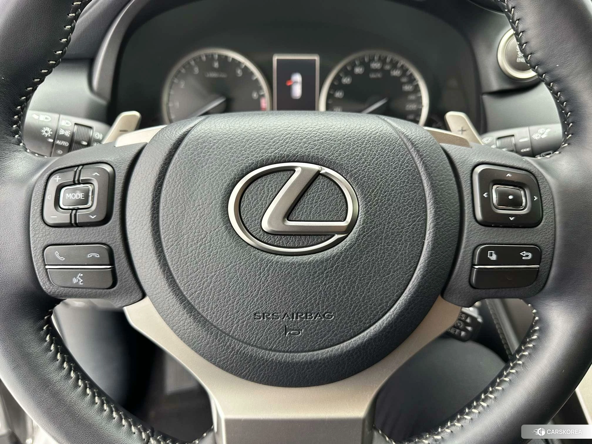 Lexus NX 2019 Серебристо-серый из Китая