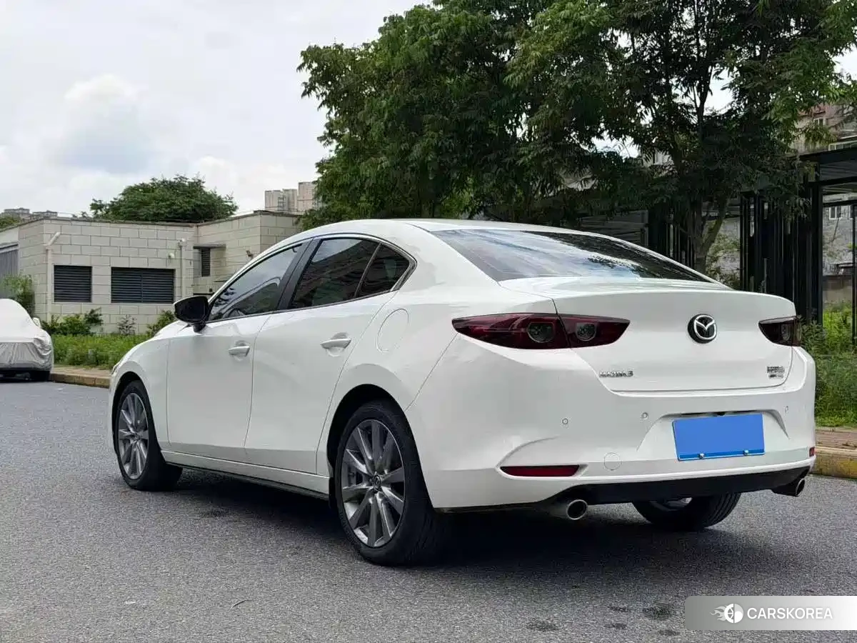Mazda 3 2025 Белый из Китая