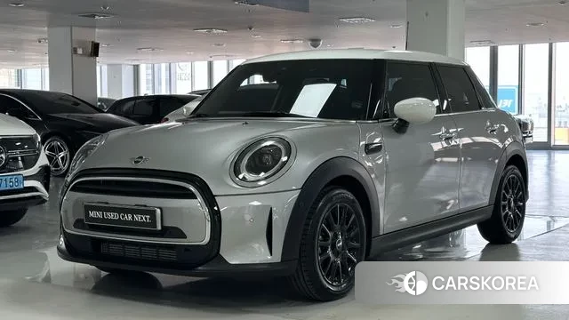 Mini Cooper 2024 Серебристо-серый из Кореи