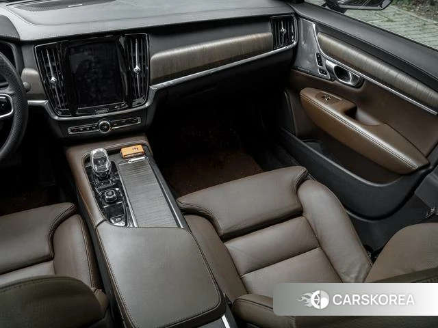 Volvo S90 2023 Черный из Китая
