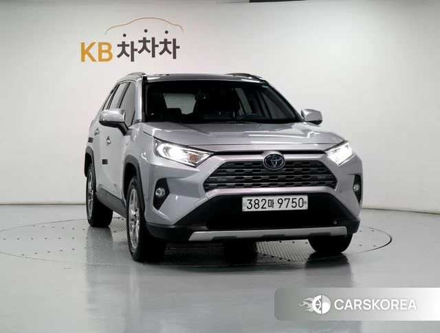Toyota RAV4 5th Generation 2020 Серебряный из Кореи