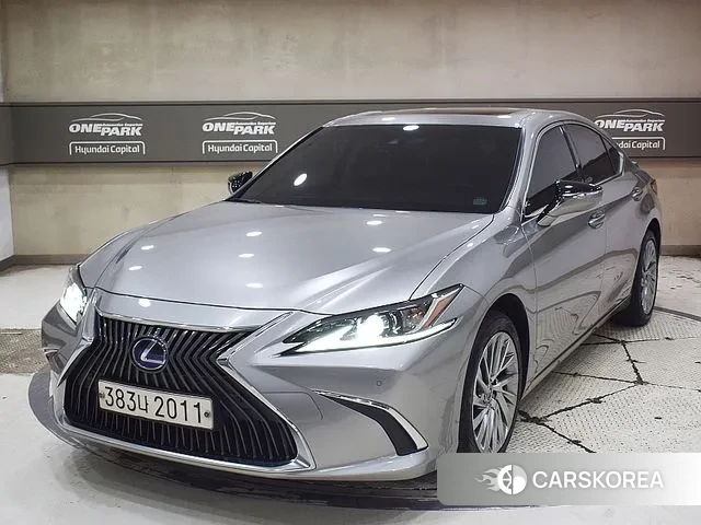 Lexus ES300h 7th generation 2021 Песочный из Кореи