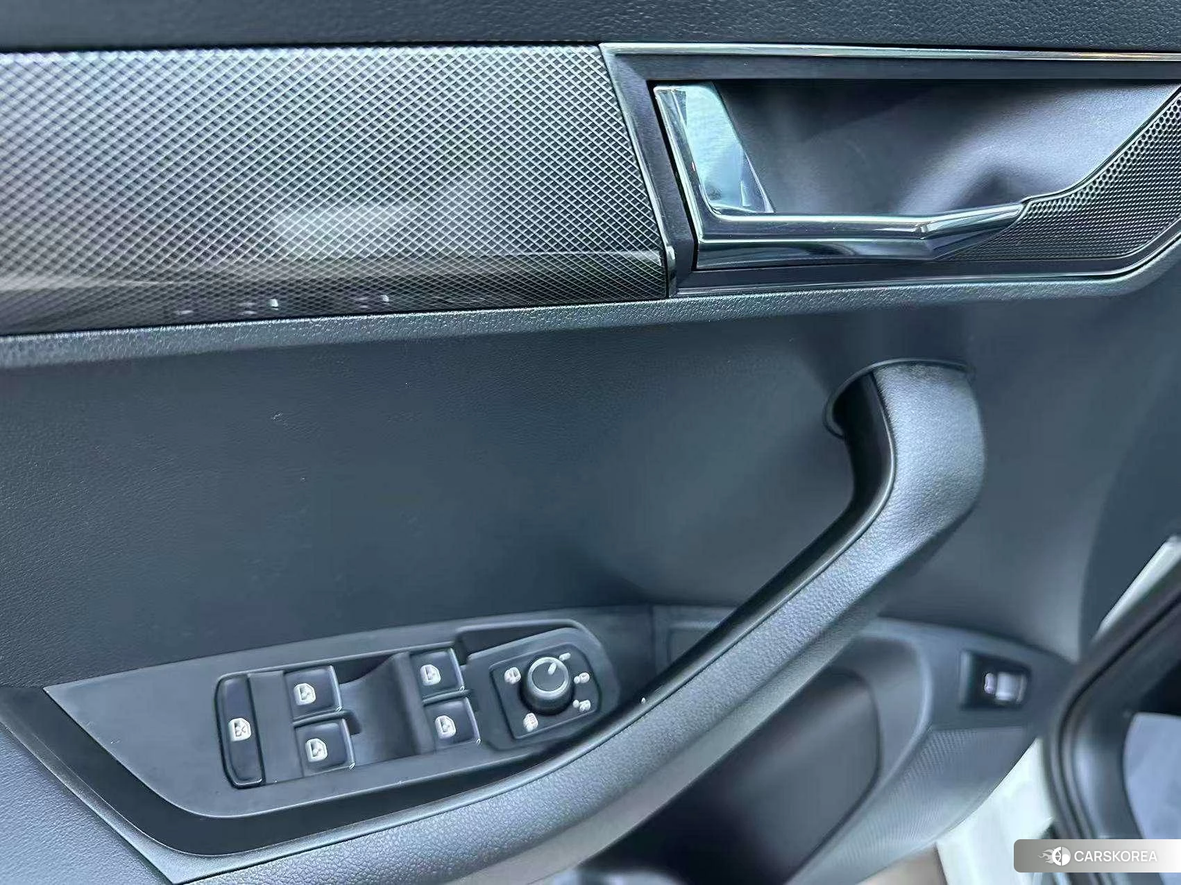 Skoda Krok 2022 Белый из Китая