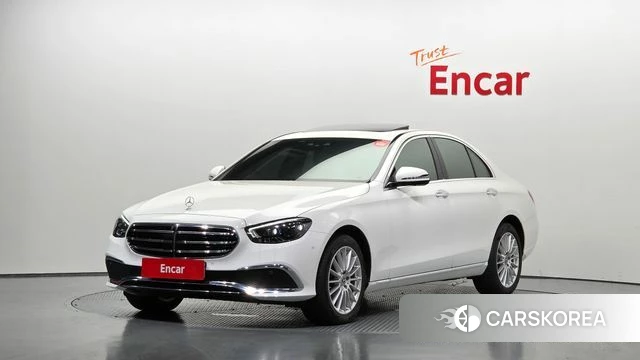 Mercedes-Benz E-Class W213 2023 Белый из Кореи