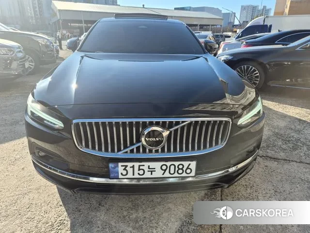 Volvo S90 2023 Черный из Кореи