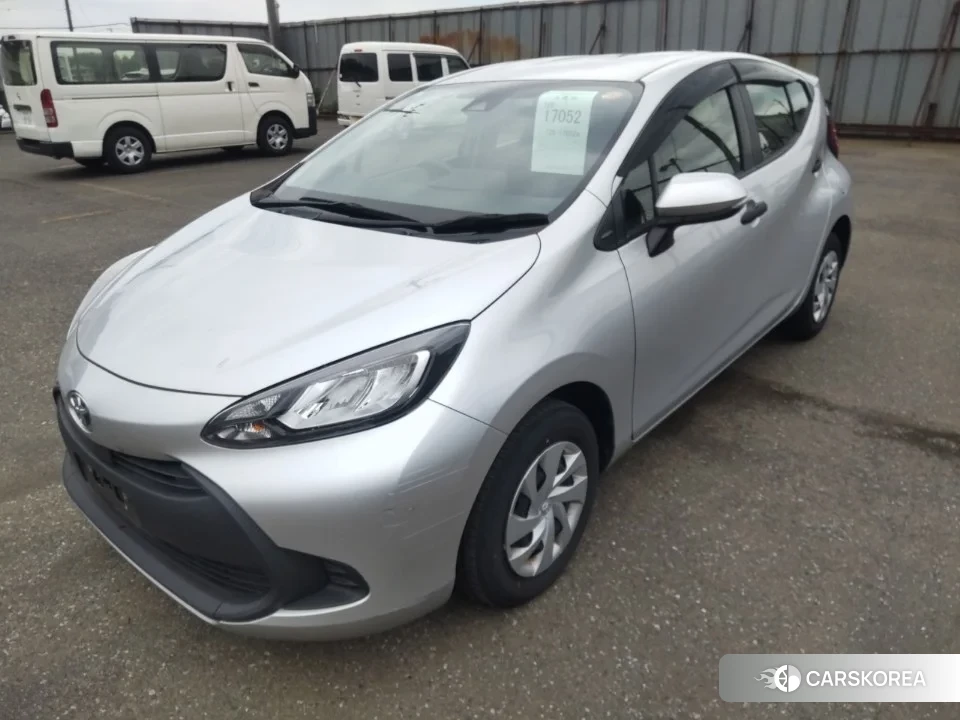 Toyota Aqua 2023 из Японии