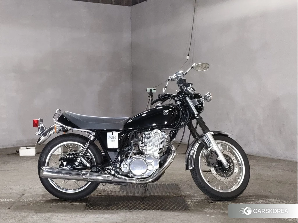 Проданный Yamaha SR 400 2020 из Японии