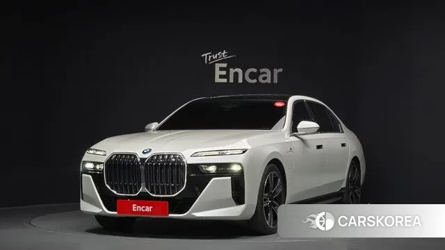 BMW 7 Series (G70) 2023 Белый из Кореи
