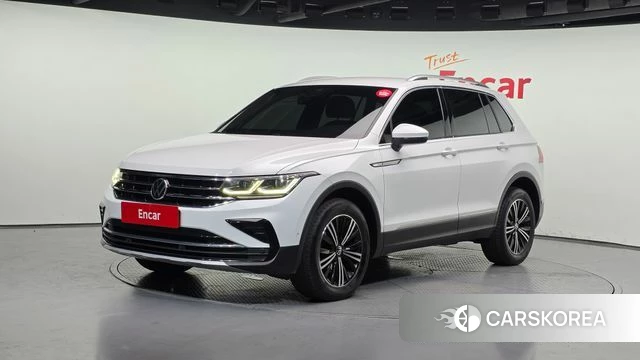 Volkswagen Tiguan second Generation 2021 Белый из Кореи