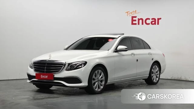Mercedes-Benz E-Class W213 2019 Белый из Кореи