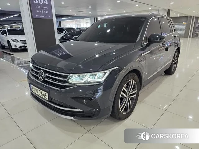 Volkswagen Tiguan second Generation 2023 Серый из Кореи