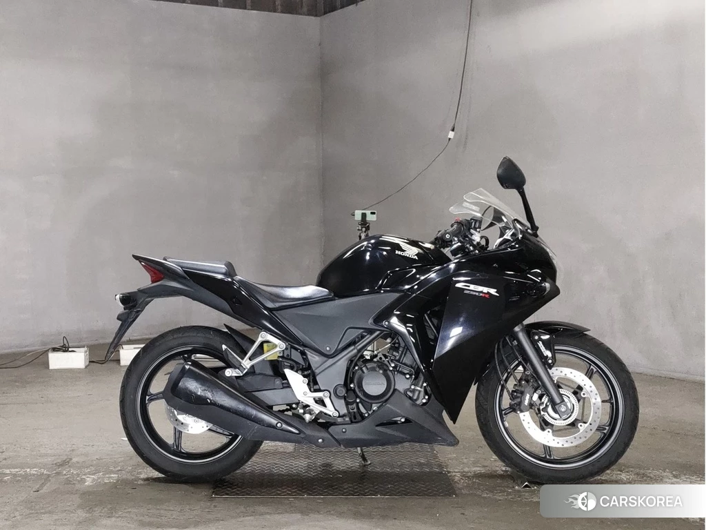 Проданный Honda CBR250R 2013 из Японии