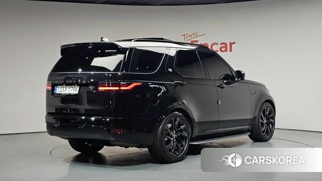 Land Rover Discovery 5 2023 Черный из Кореи