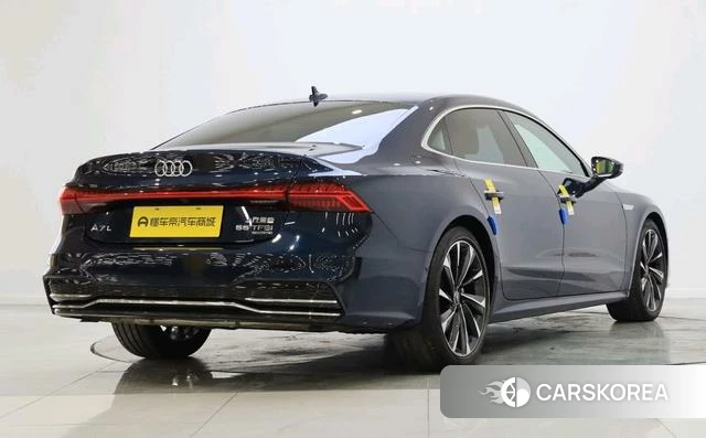 Audi A7L 2021 Синий из Китая