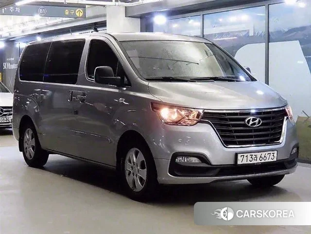 Hyundai The New Grand Starex 2018 Серебристо-серый из Кореи