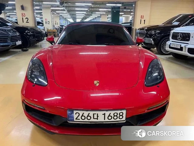 Porsche 718 Boxster 2024 Красный из Кореи