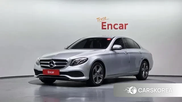 Mercedes-Benz E-Class W213 2018 Серебряный из Кореи
