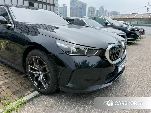 BMW 5 Series (G60) 2025 Черный из Кореи