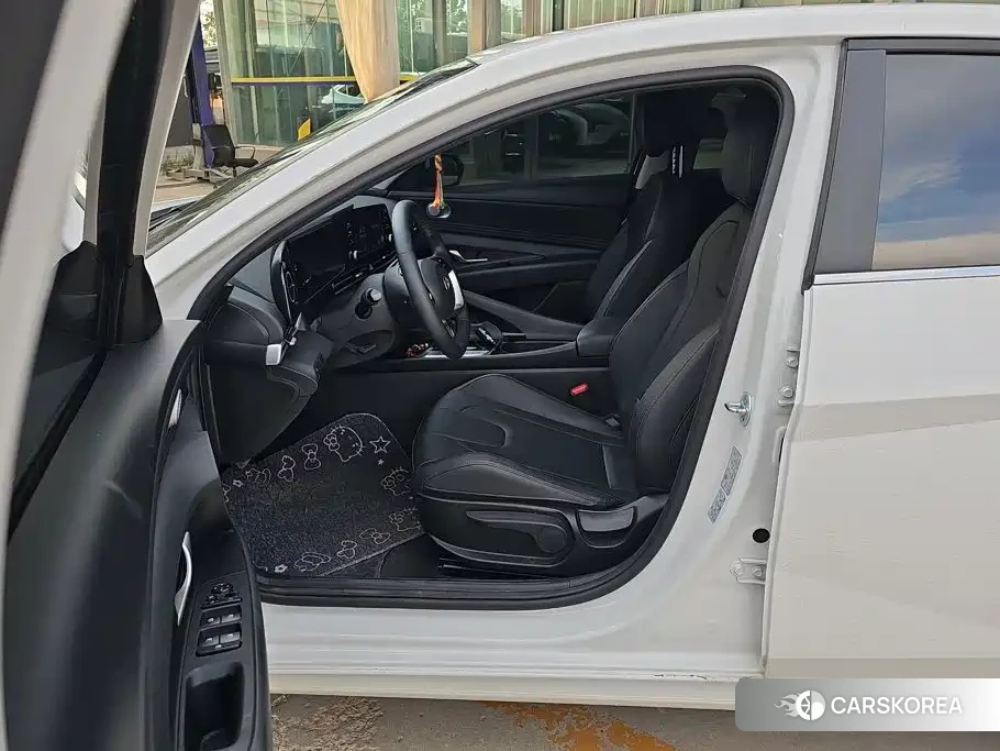 Hyundai Elantra 2025 Белый из Китая