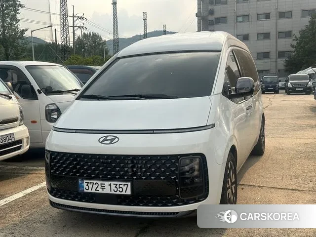 Hyundai Staria 2023 Белый из Кореи