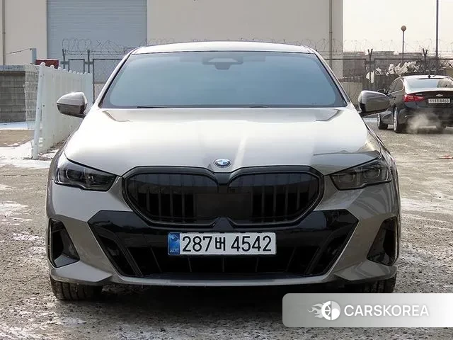 BMW 5 Series (G60) 2025 Серый из Кореи