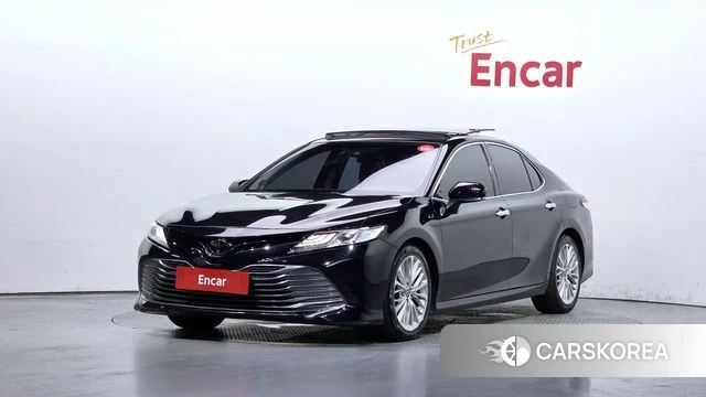 Toyota Camry (XV70) 2018 Черный из Кореи