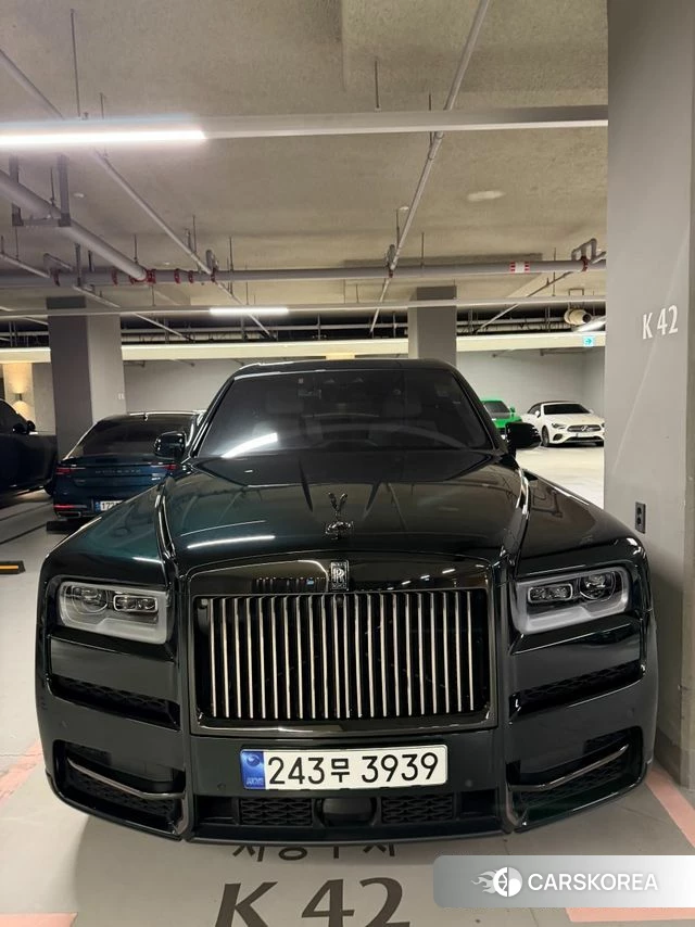 Rolls-Royce Cullinan 2023 Темно-зеленый из Кореи