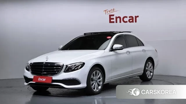 Mercedes-Benz E-Class W213 2019 Белый из Кореи