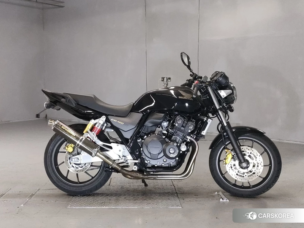 Проданный Honda CB400SF 2014 из Японии