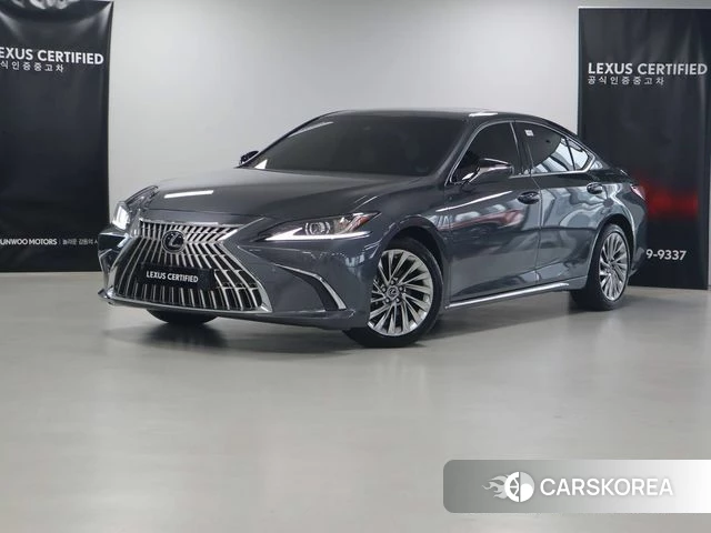 Lexus ES300h 7th generation 2025 Серый из Кореи